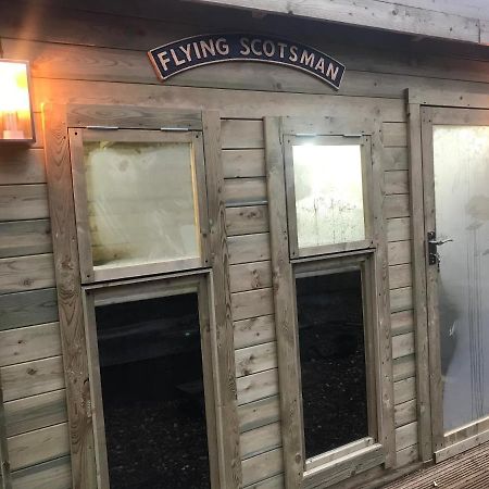 Hot Tub Hide Away Near Alton Towers Staffordshire Hotel Cheddleton Bagian luar foto