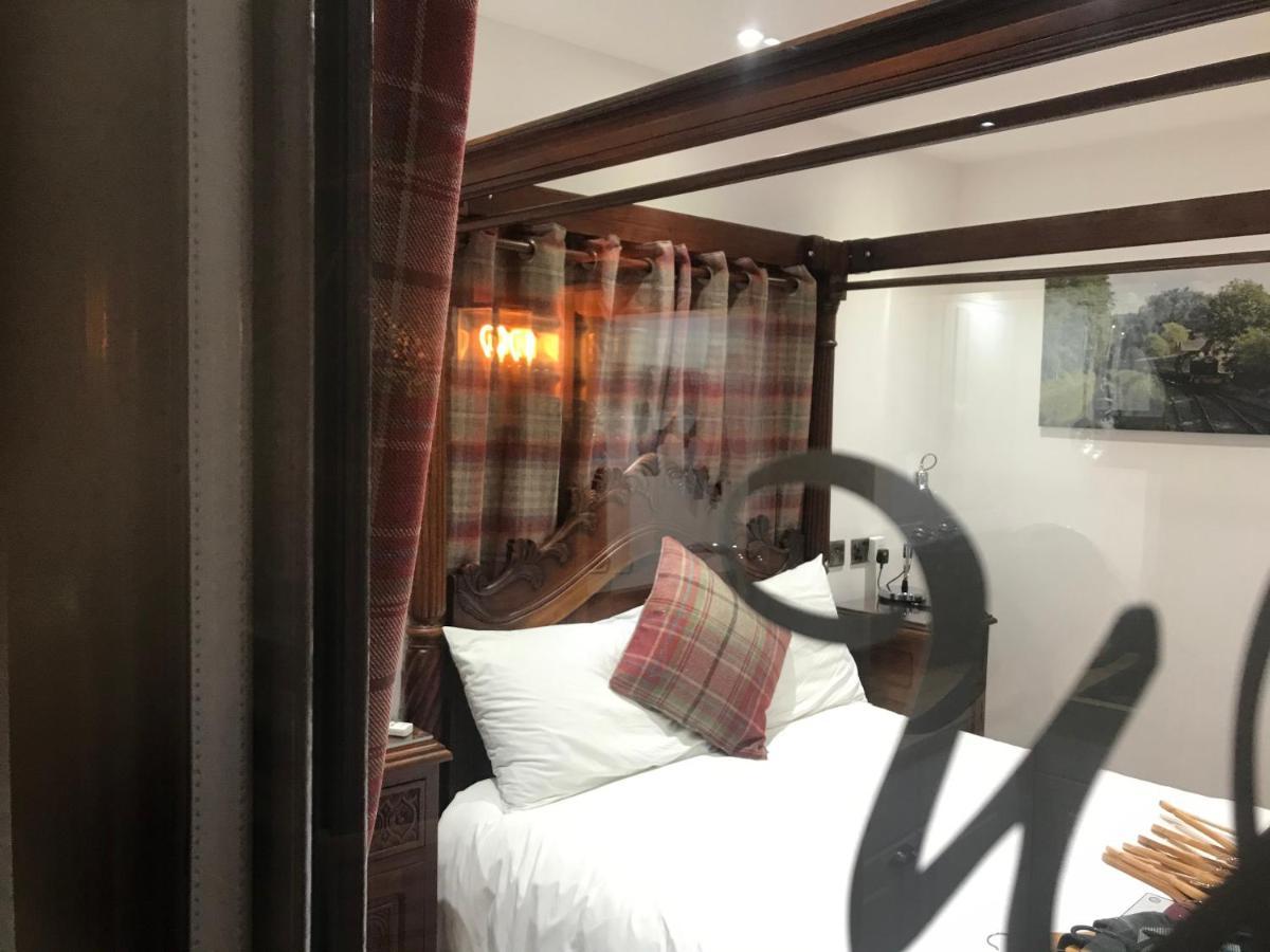 Hot Tub Hide Away Near Alton Towers Staffordshire Hotel Cheddleton Bagian luar foto